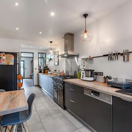 Holiday home Magnifique Maison Avec Jardin Et Salle De Jeux Proche Paris *