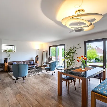 Holiday home Magnifique Maison Avec Jardin Et Salle De Jeux Proche Paris *